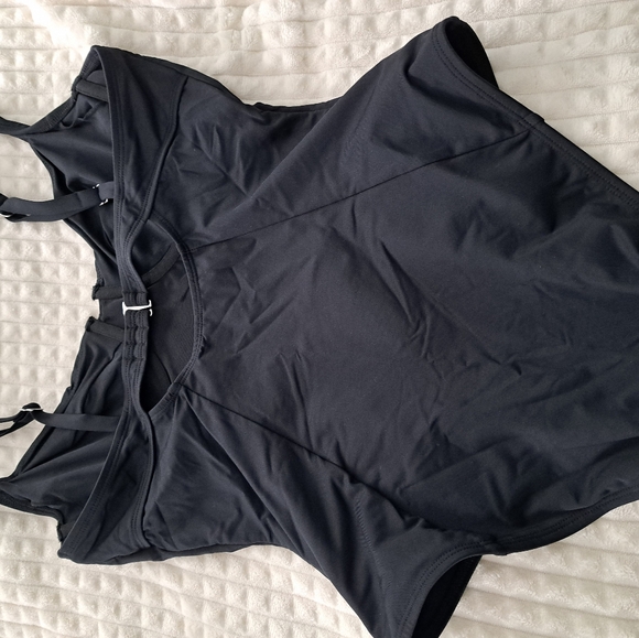 Bathing suit - Picture 2 of 4